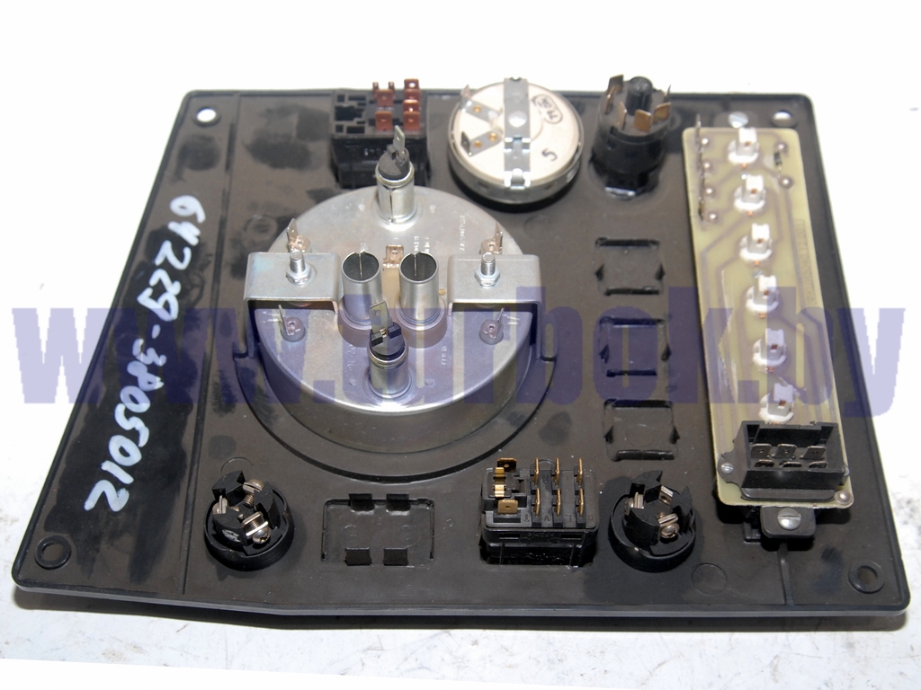 Щиток приборов малый в сборе