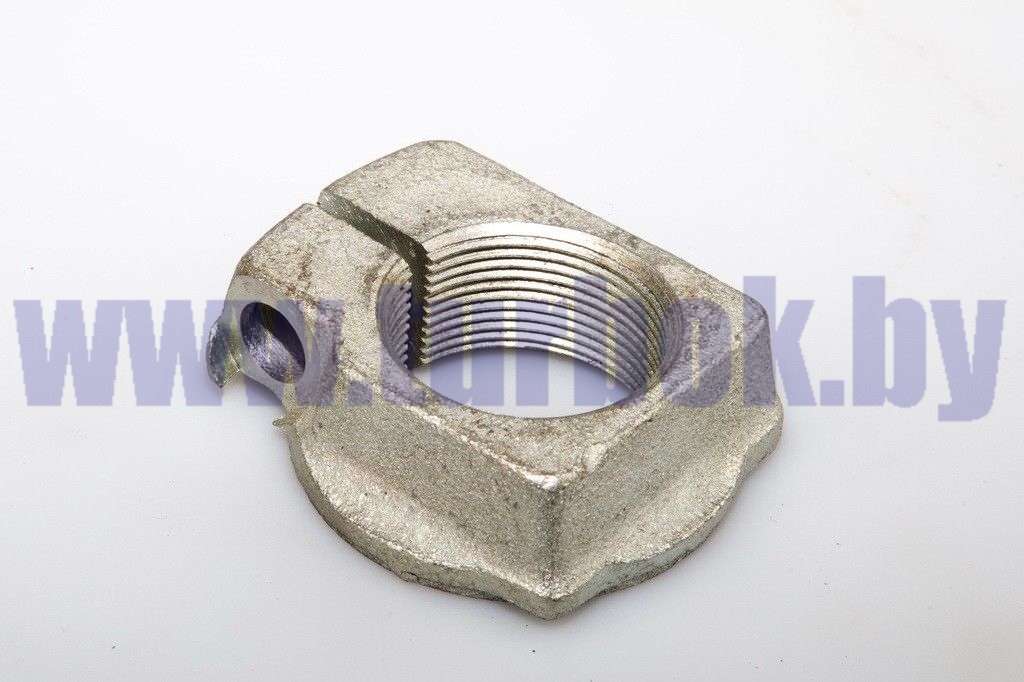 Гайка ступицы передней