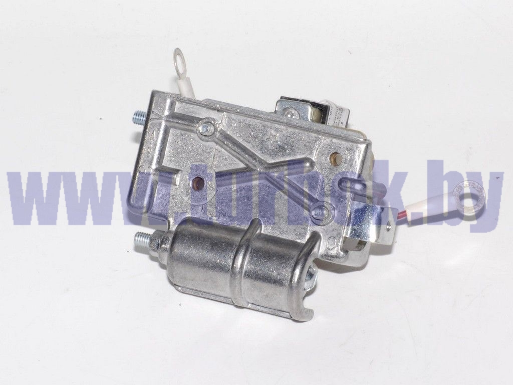 Щёткодержатель генератора Г-273 с регулятором напряжения Я120М