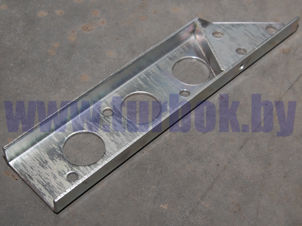 Кронштейн подножки нижней правой на высокую кабину