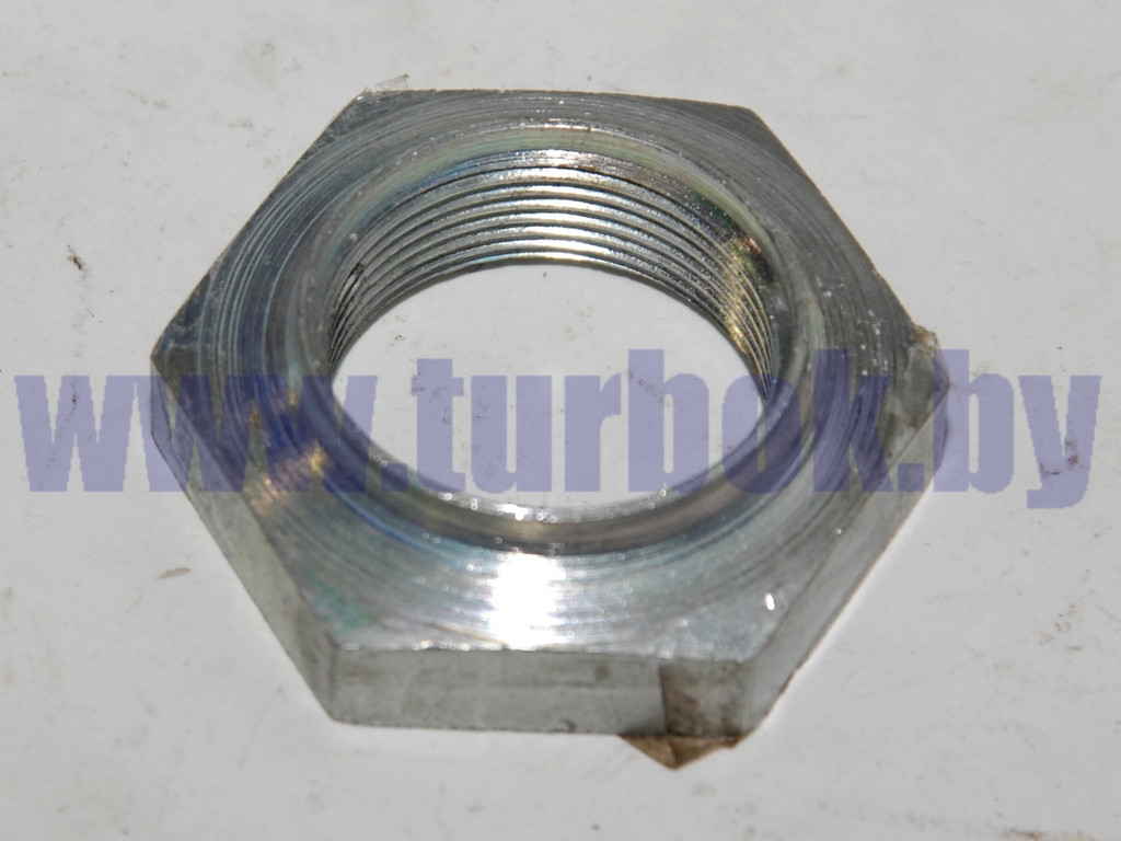 Гайка подшипника ведущей шестерни