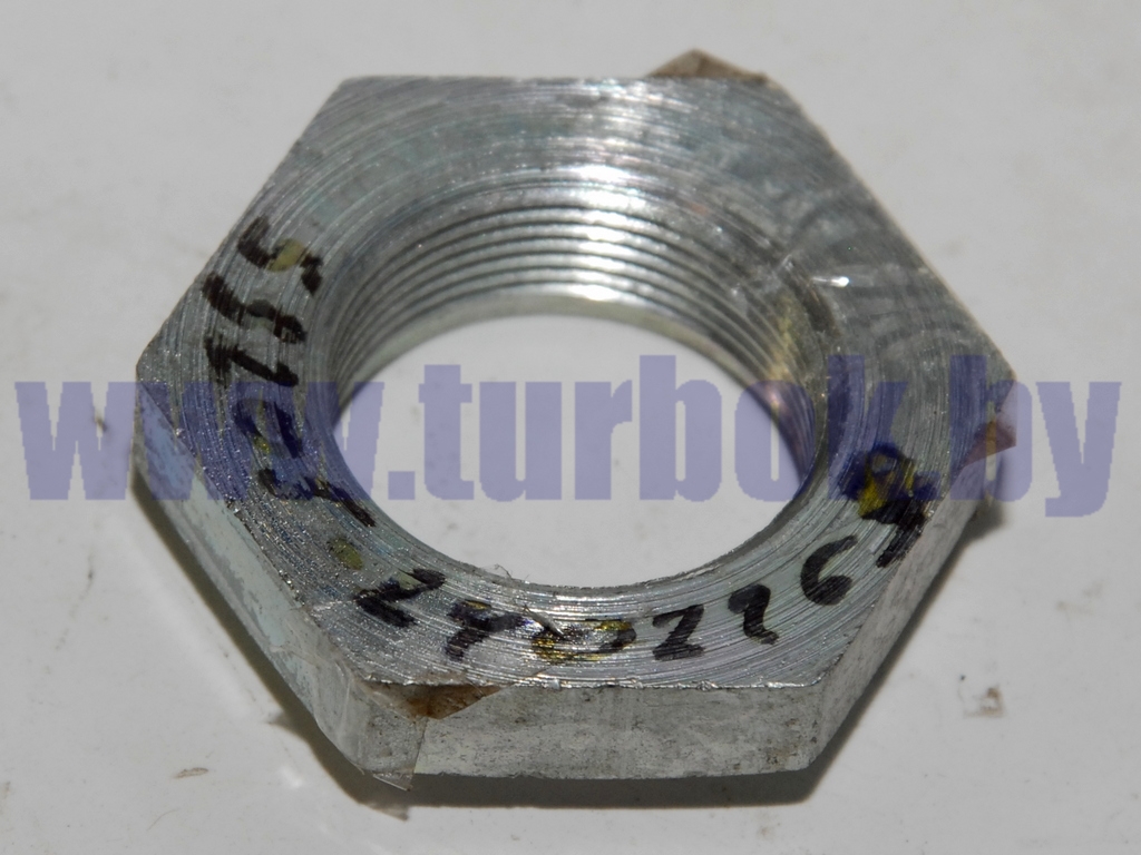 Гайка подшипника ведущей шестерни