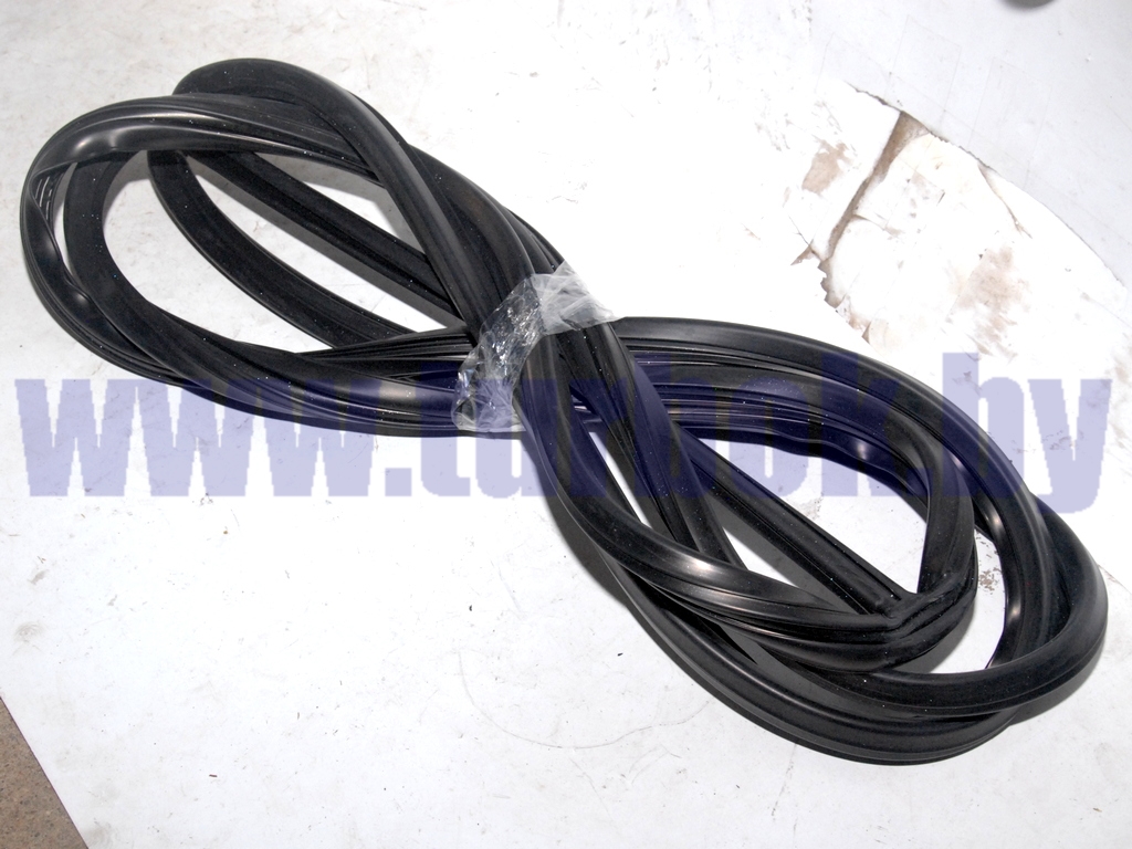 Уплотнитель стекла лобового с перемычкой под 2 стекла