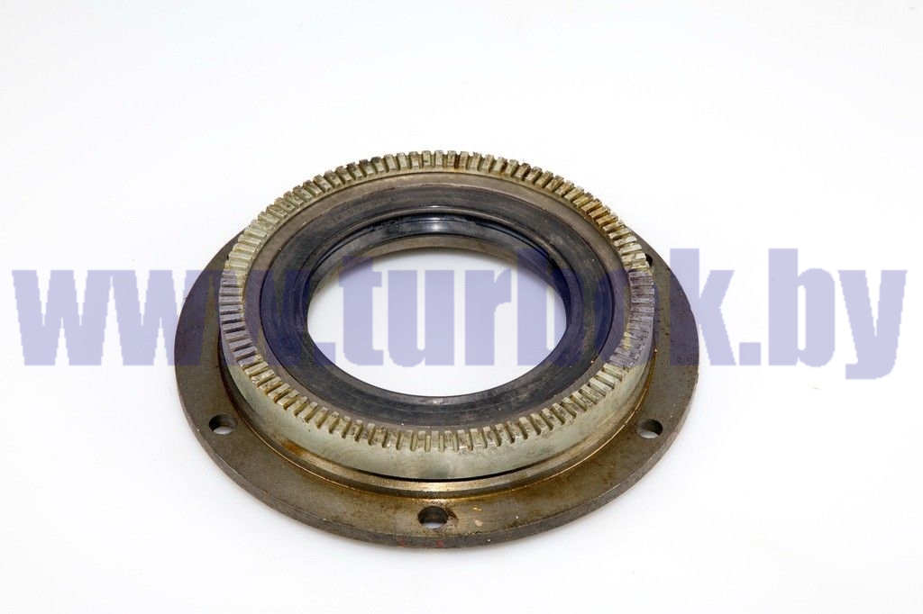 Крышка ступицы передней в сборе