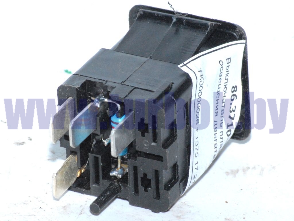 Выключатель плафона освещения двигателя