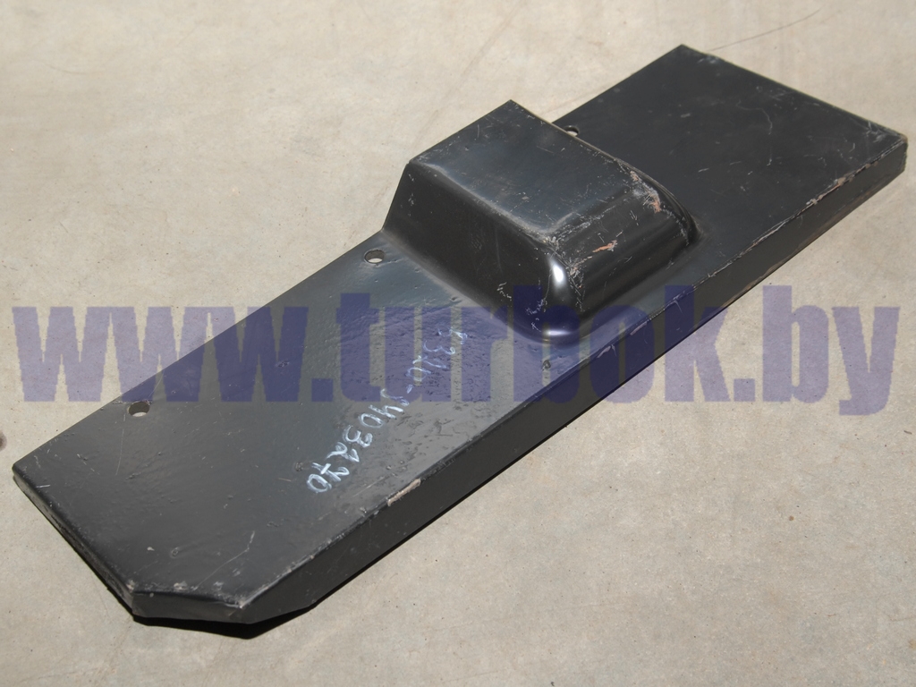 Кронштейн крепления грязевого щитка КАМАЗ правый