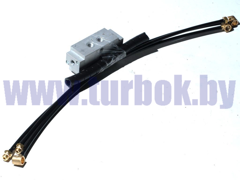 Воздухораспределитель КПП-ЯМЗ Camozzi в к-те с воздуховодом и шайбами 6 шт.