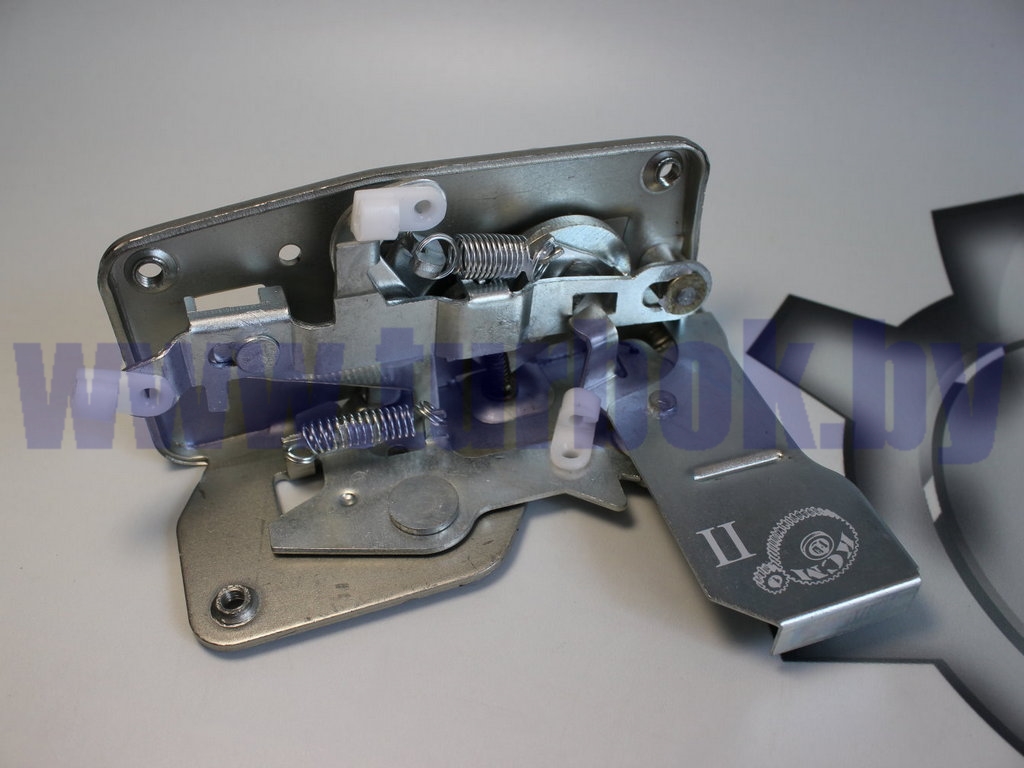 Замок двери кабины универсальный правый