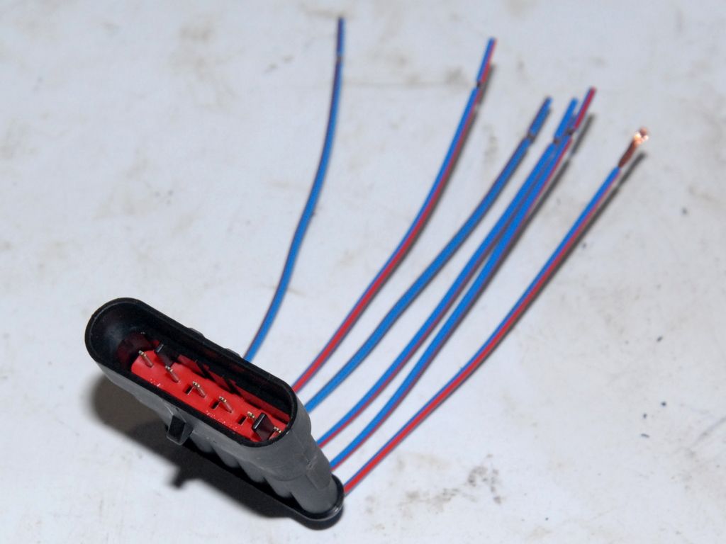 Штекер колодка 6-ти контактная с проводами (мама)