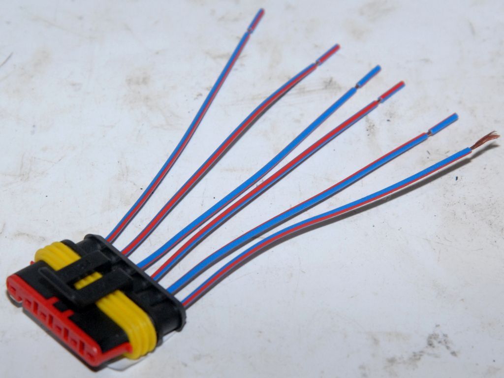 Штекер колодка 6-ти контактная с проводами (папа)