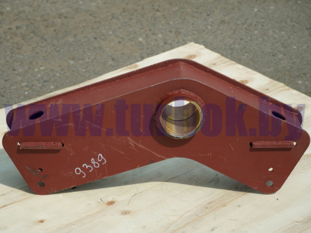 Балансир полуприцепа со втулками (разноплечий)