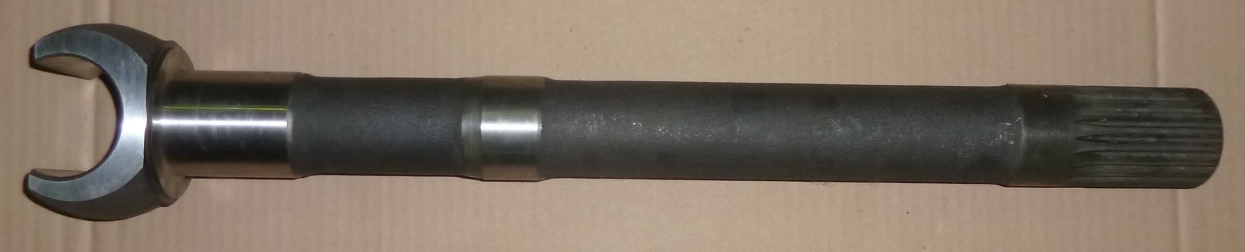 Кулак шарнира внутренний 20 шлицов левый